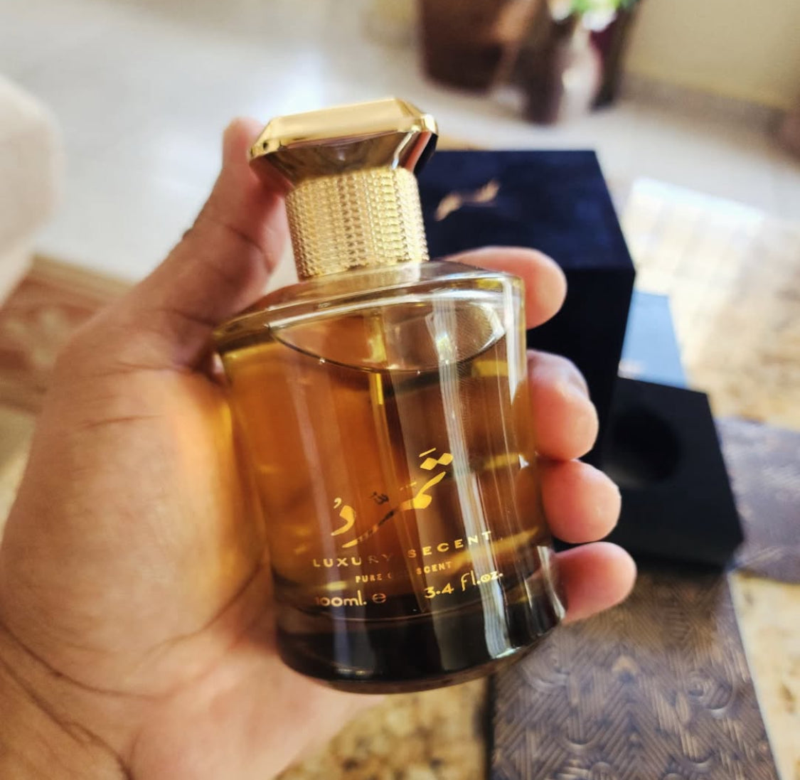 Luxury Secent Pure Oud" de la marca "ZARRE"